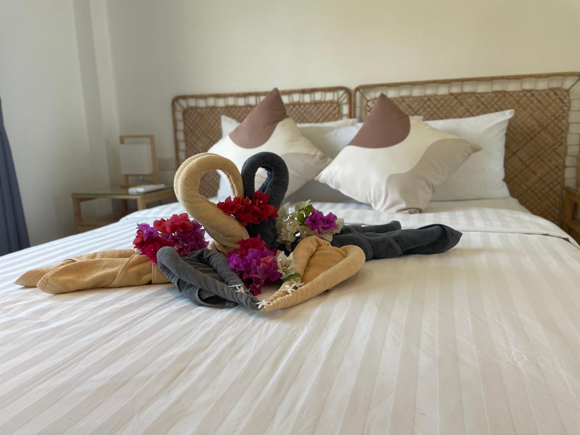 Baan Saint-Tropez Seaview Villas Kata Beach Экстерьер фото