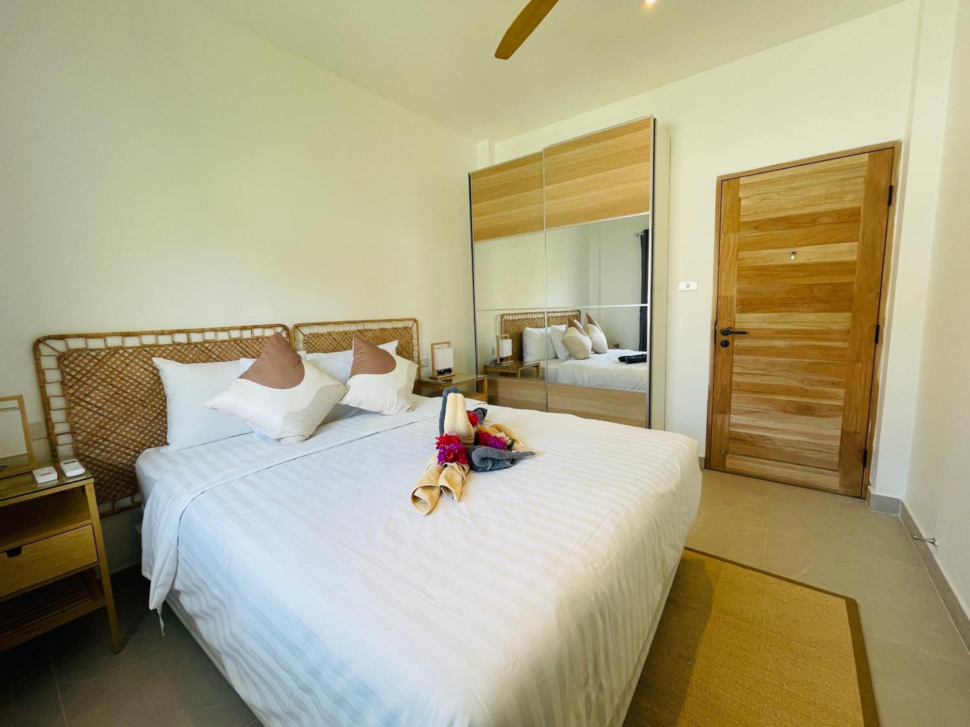 Baan Saint-Tropez Seaview Villas Kata Beach Экстерьер фото
