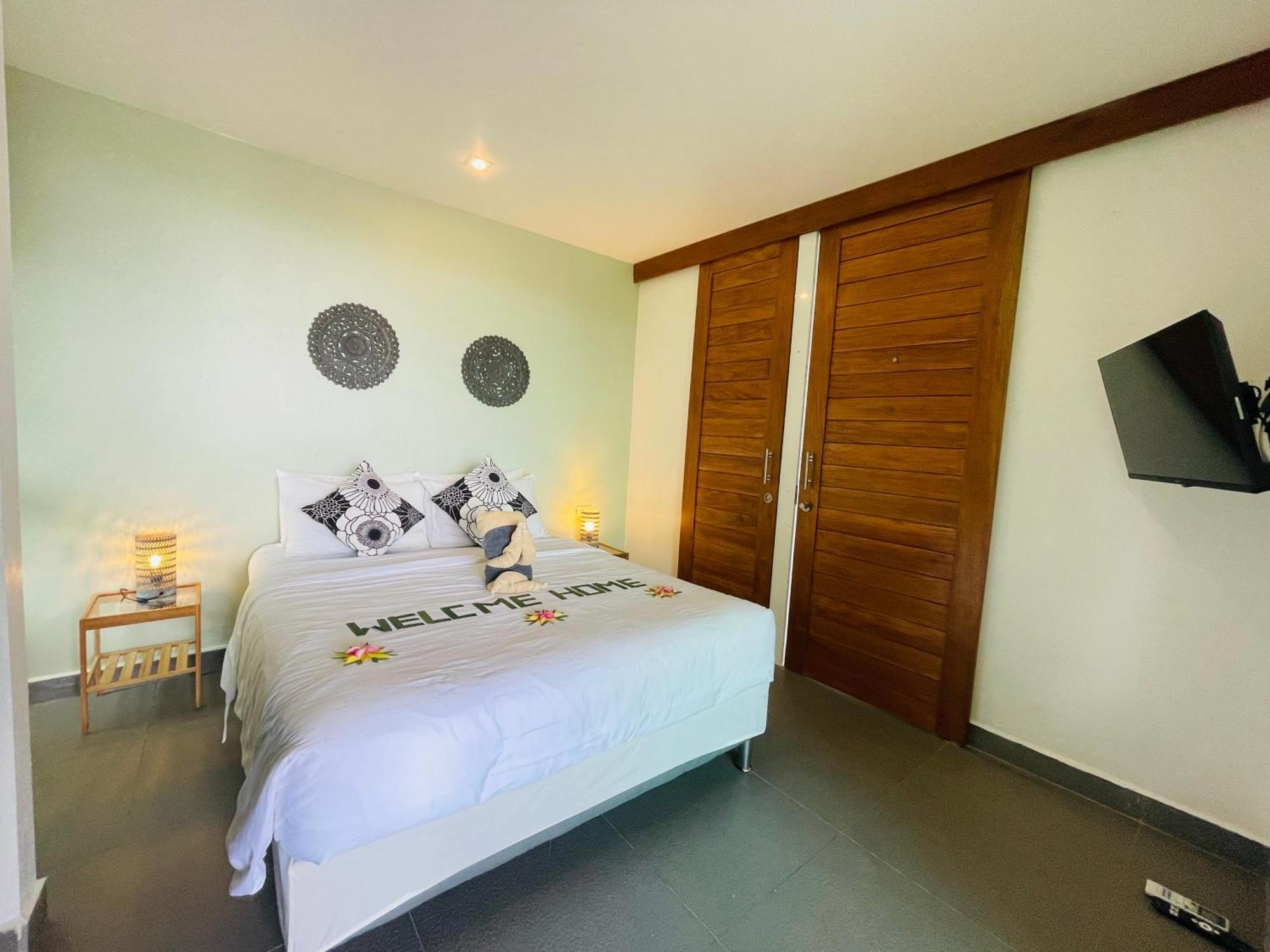 Baan Saint-Tropez Seaview Villas Kata Beach Экстерьер фото