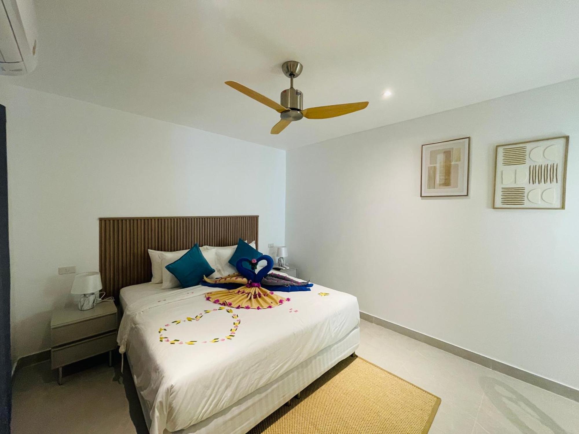Baan Saint-Tropez Seaview Villas Kata Beach Экстерьер фото